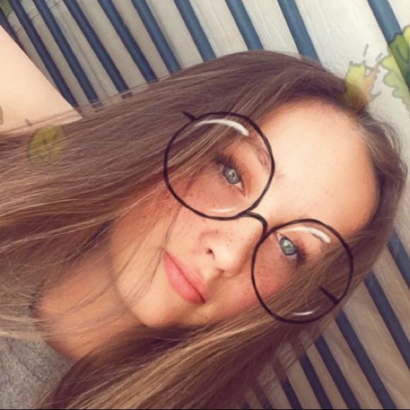 Meet your Posher, Alea - Picture 1 of 1